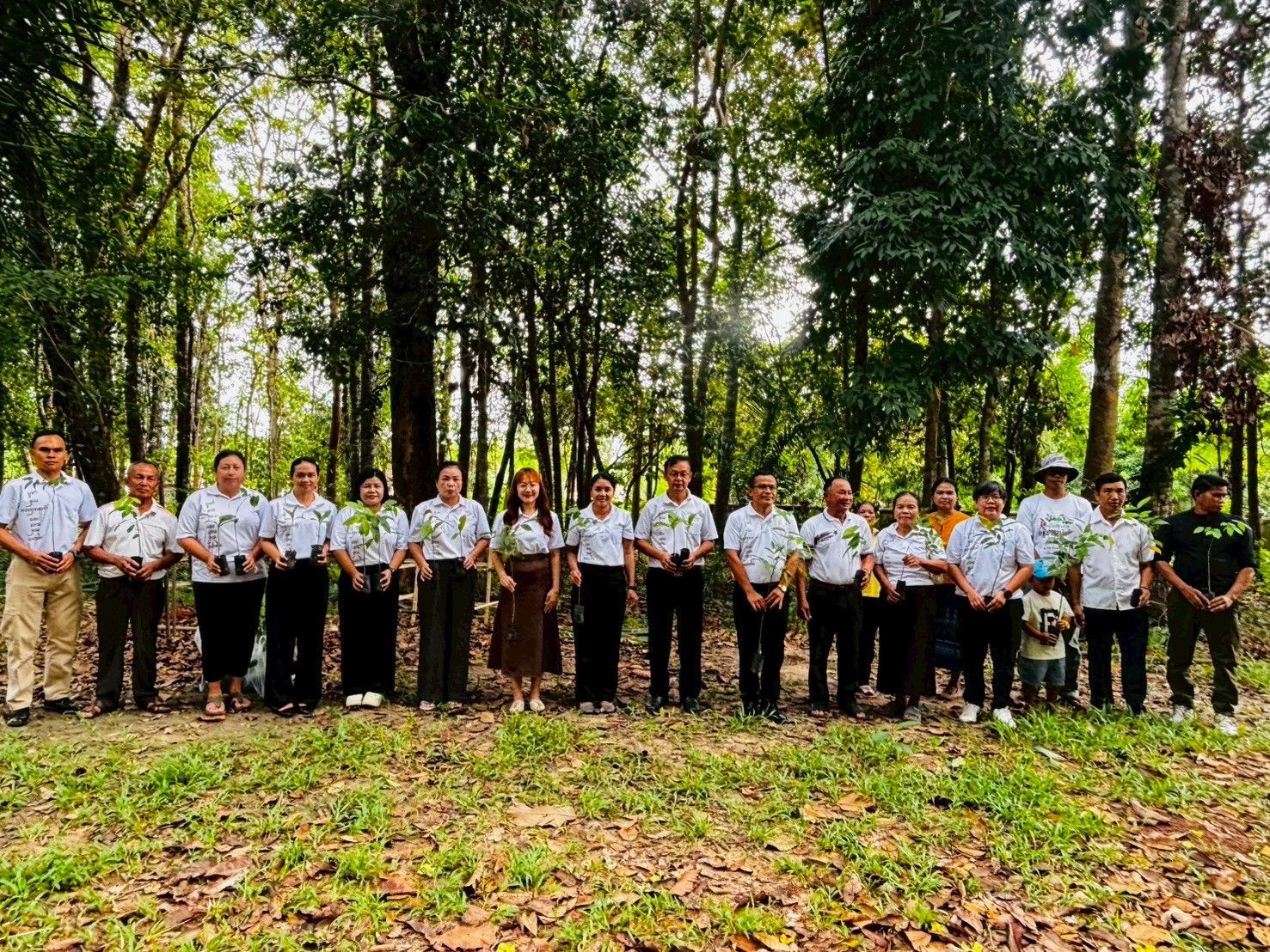 พช.คำตากล้า จ.สกลนคร : ร่วมกิจกรรมปลูกต้นไม้เนื่องในวันต้นไม้ประจำปีของชาติ พ.ศ. 2569