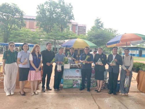 พช.คำตากล้า จ.สกลนคร : ร่วมสนับสนุนตลาด “ไทยช่วยไทย“ ลดภาระ ลดค่าครองชีพ และเพื่อขับเคลื่อน นโยบาย Quick Win สกลนคร เพื่อมุ่งสู่เป้าหมาย สกลนครเมืองแห่งความสุข (3 สุข) พอเพียง สะอาด ปลอดภัย