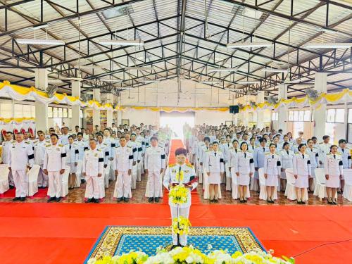 พช.คำตากล้า จ.สกลนคร : ร่วมพิธีทำบุญตักบาตรและวางพานพุ่มถวายเป็นพระราชกุศล เนื่องในวันชาติ และวันพ่อแห่งชาติ ประจำปี 2568